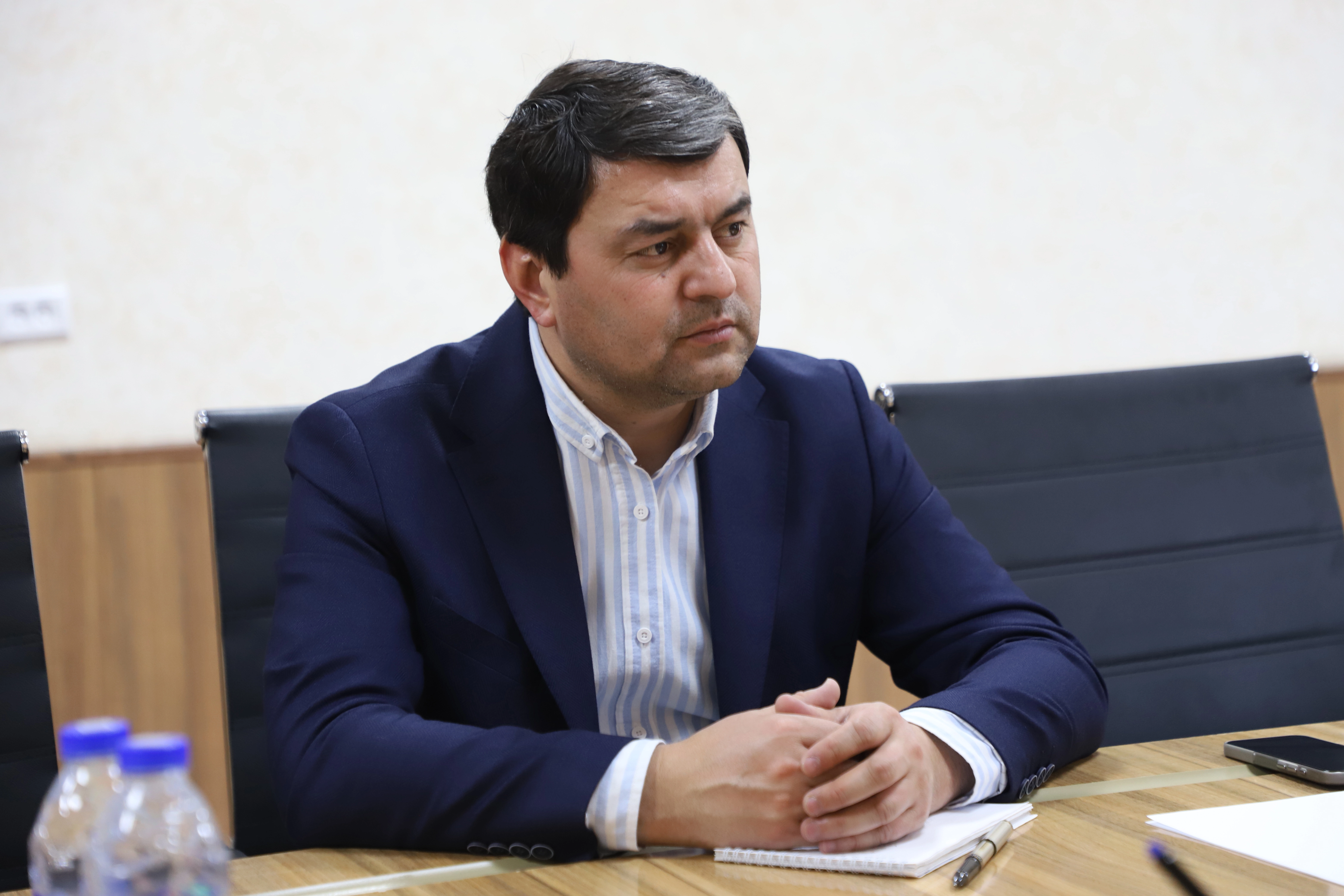 governor image
